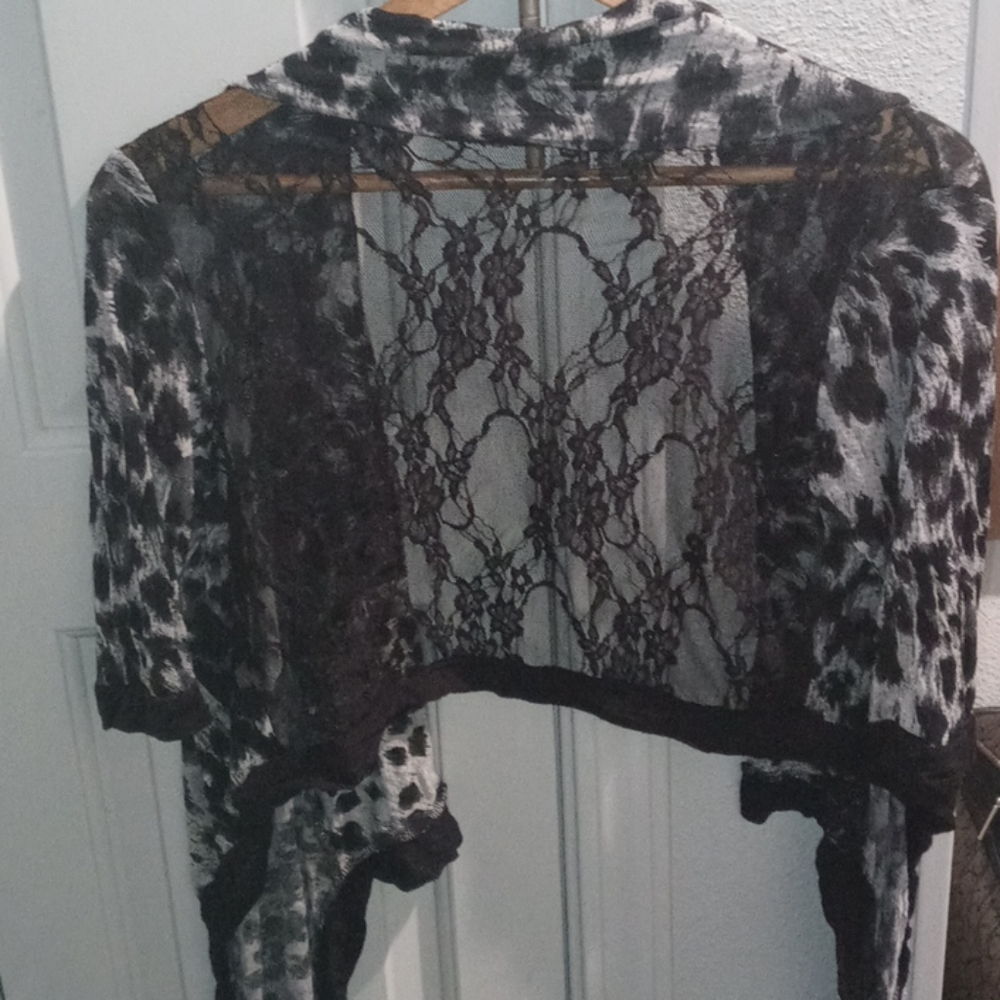 Clothes - Picture 6 of 16